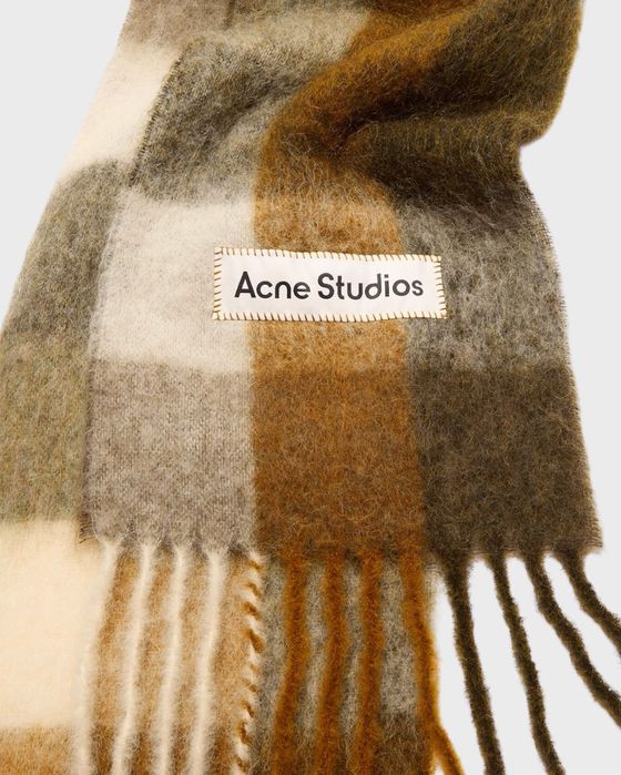 Acne Studios Scarf / Шал
