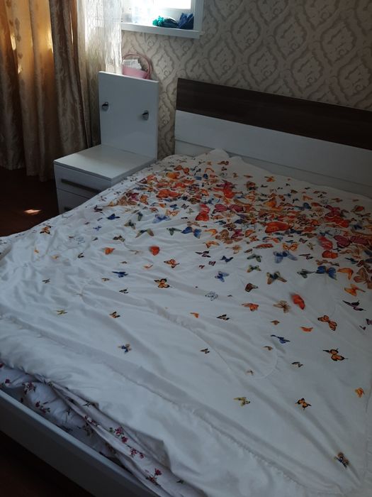 Продам спальный гарнитур