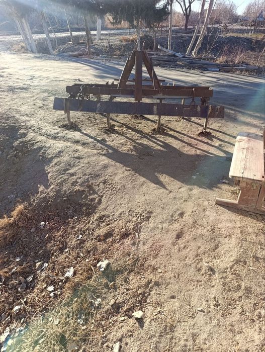 Traktor T-28 sotiladi