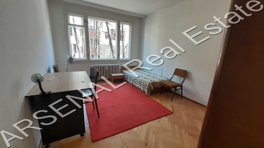 Дава се под наем Тристаен апартамент в София, Център - 108 кв.м за 450 € - Снимка #2