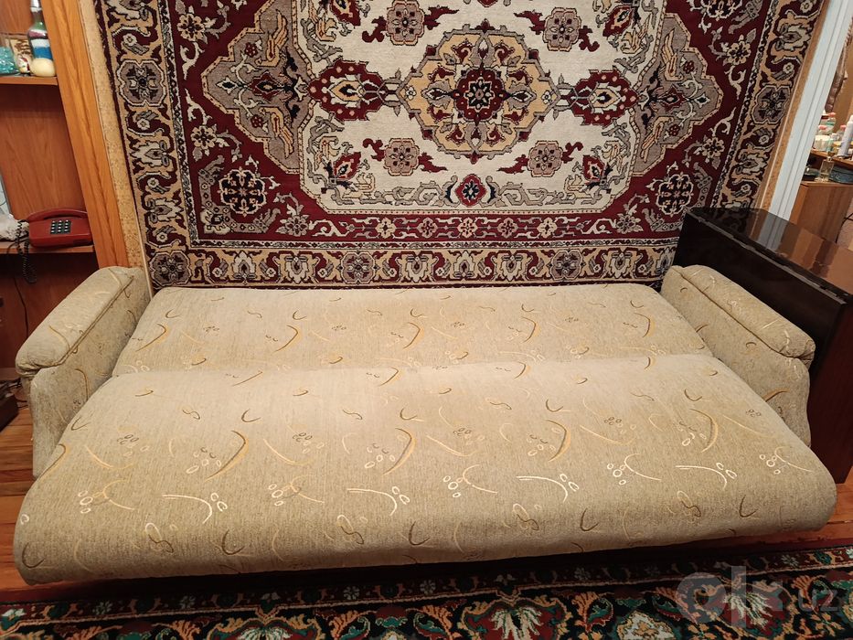 Продается  диван и 2 кресла