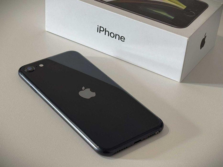 Бартер! iPhone SE 2022 3th Gen Black (Черен)