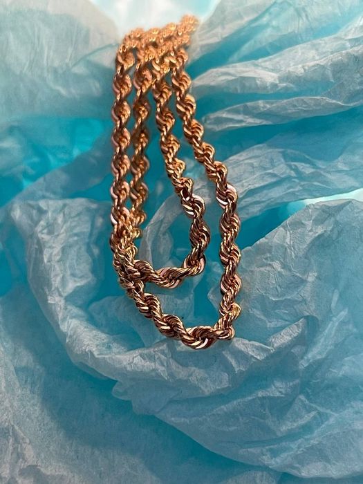 Продам золотую цепочку