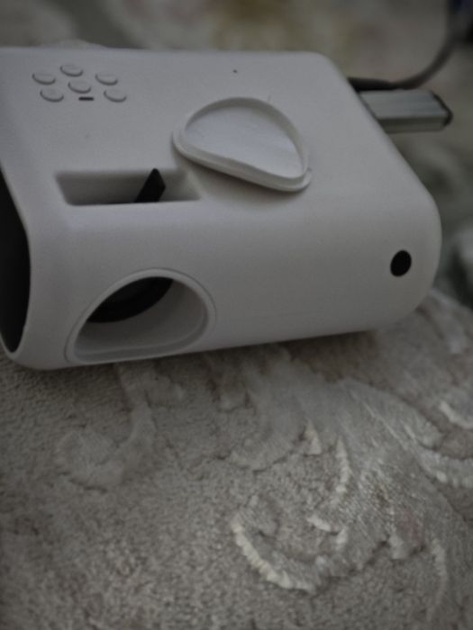 Продам проектор новый