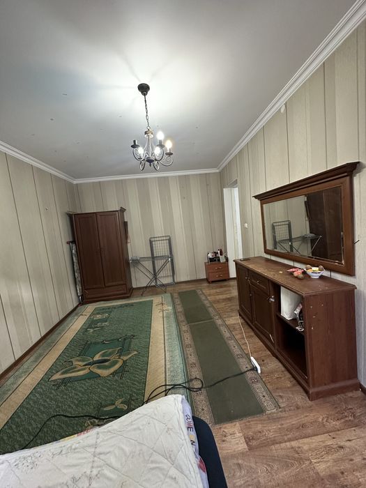 Подселениеге 1 кыз срочно!