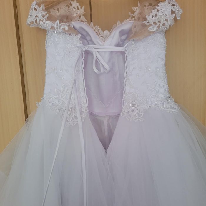 Красива булчинска рокля къща Сияна