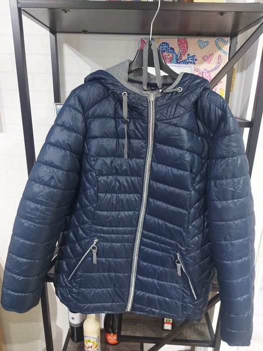 Vând jachetă damă