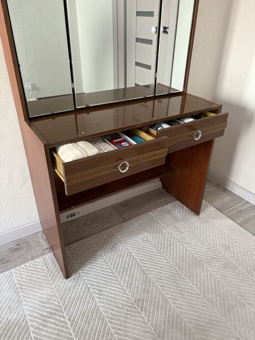 Туалетный столик