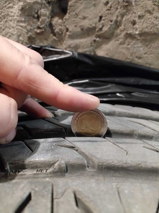 2 броя летни гуми 245/45 R18 Semperit