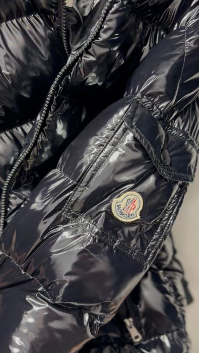 Яке Moncler с NFC tag