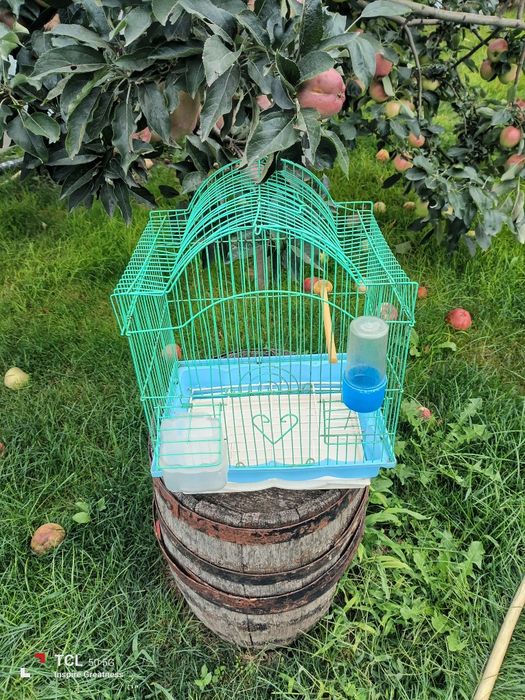 Продавам клетки птички.