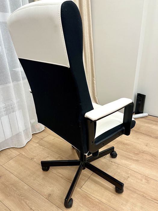 Офисное кресло как новое