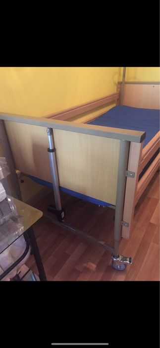 Болнично механично легло