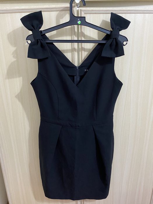 Rochie neagra de ocazii