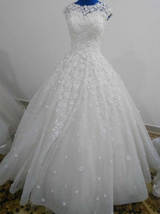 Келин куйлаклар сотилади