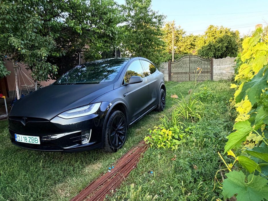 TESLA Model X 2018 — imagine 2