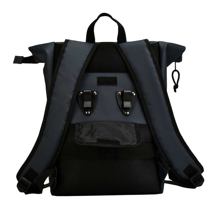 Нова водонепромукаема раница с отделение за лаптоп и куки за колело