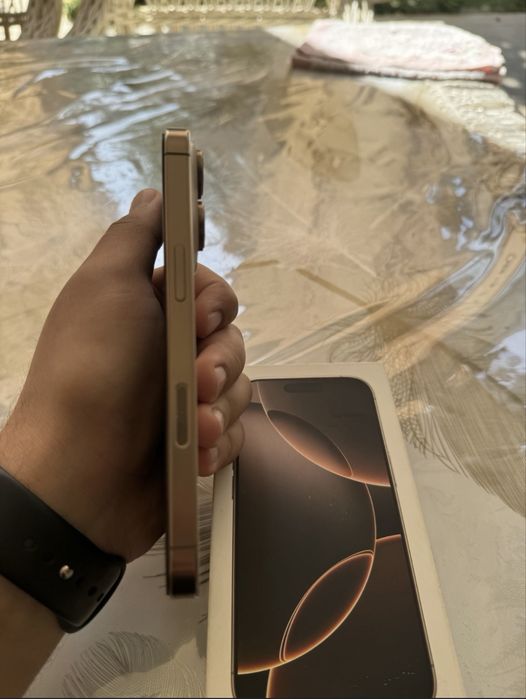 Iphone 16 pro desert
