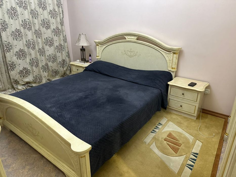 Продам спальный гарнитур