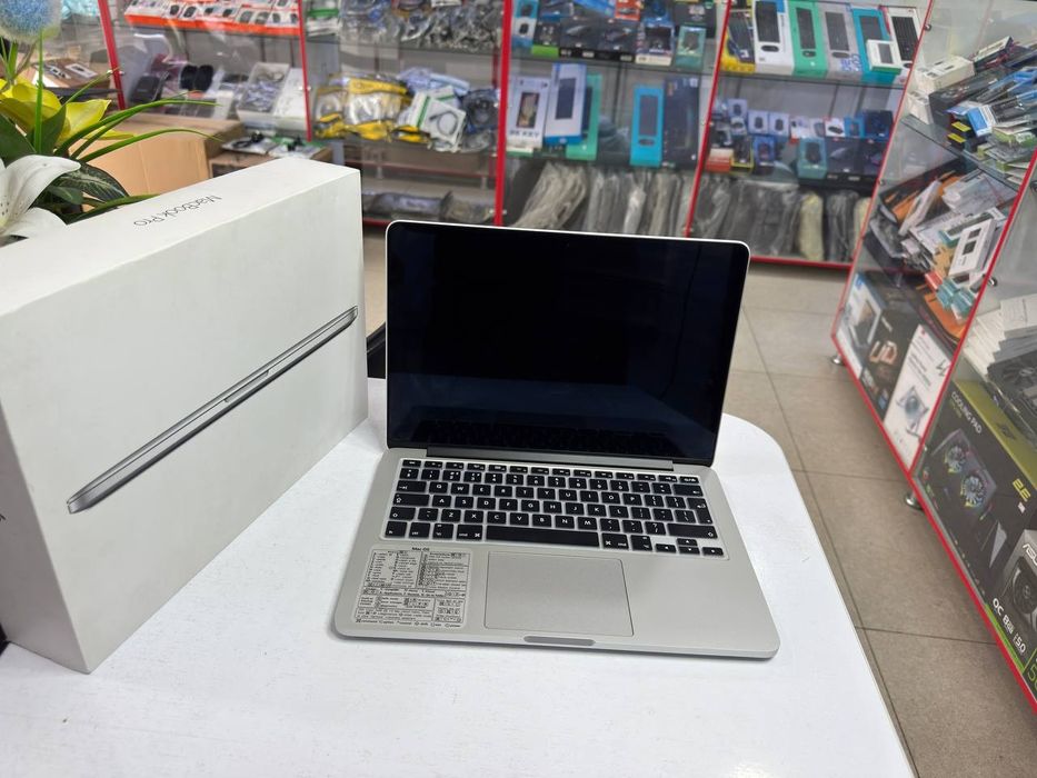MACBOOK PRO core i5 Display 13.3 DDR3 8/128 SSD karopka dakument full