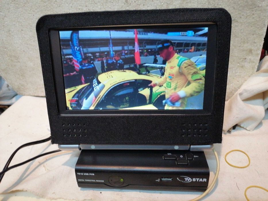 Продавам чисто ново ТВ с  ДВД  ЛЕНКО 9'' за кола и дома