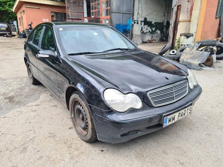 Mercedes W203 C220CDI 143кс ръчка седан НА ЧАСТИ!
