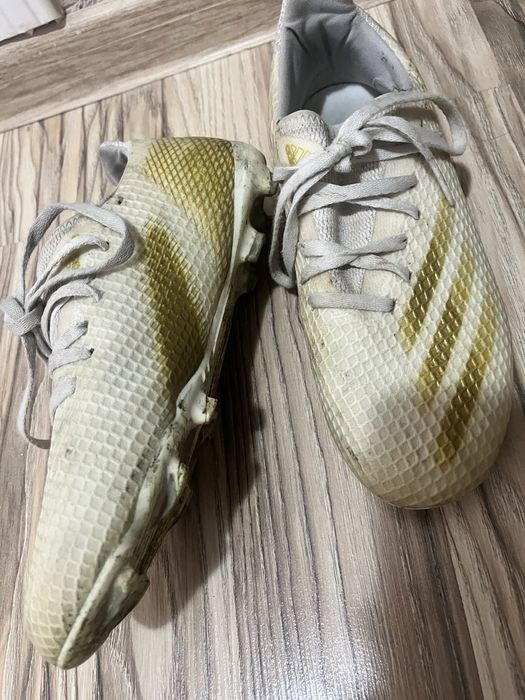 Стоножки и бутонки за футбол