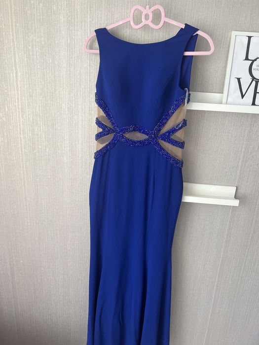 Дълга официална рокля