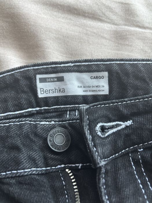 Деним карго дънки от Bershka