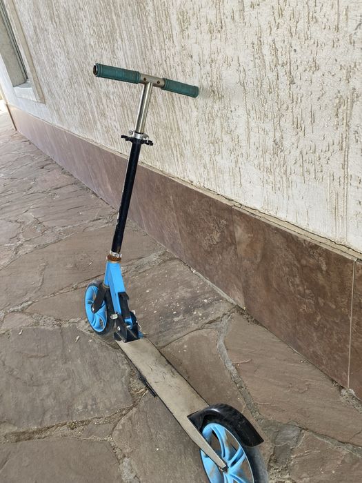 Продам самокат в нормальном состояни