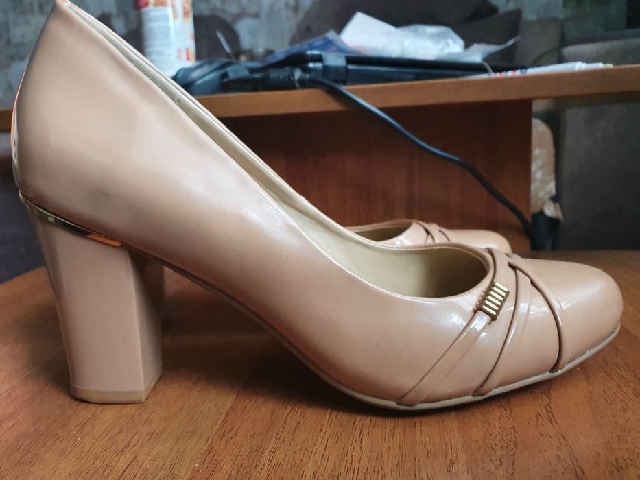 Продам туфли женские