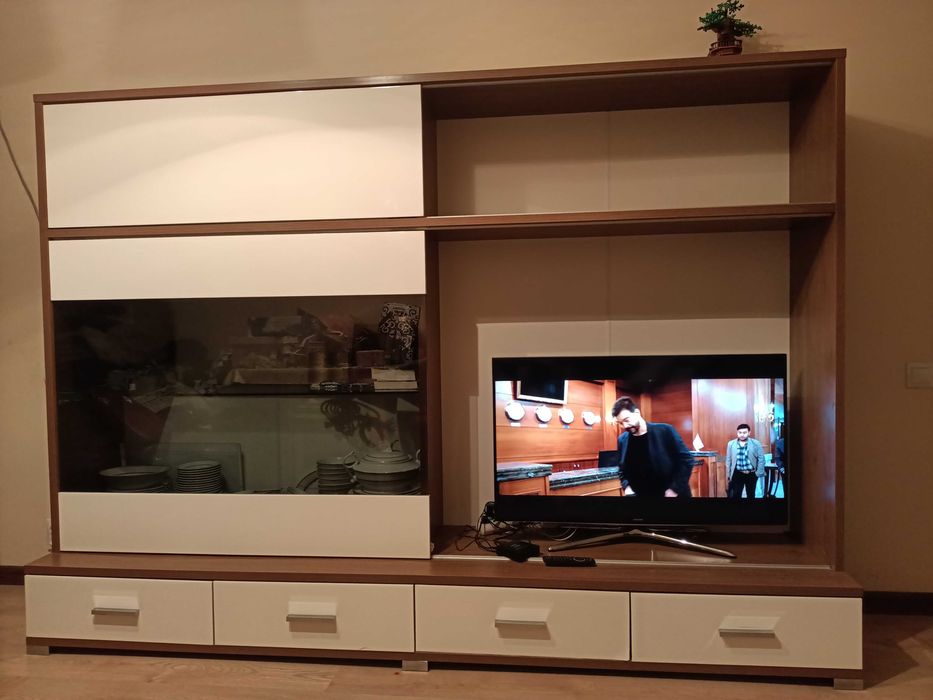 Шикарная стенка  в гостинную