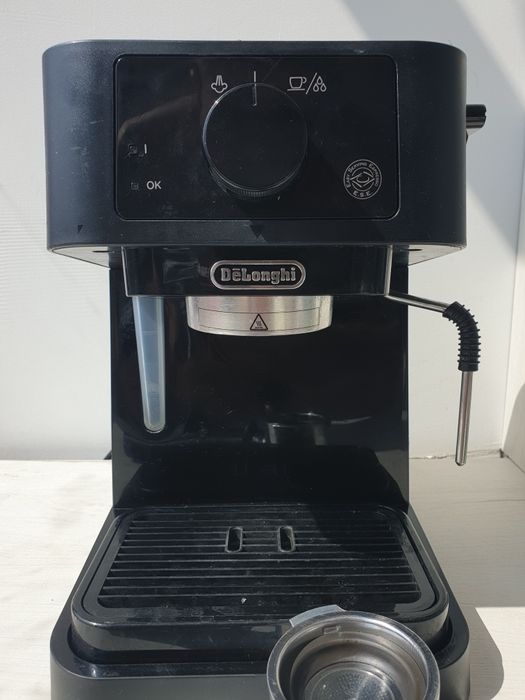 Кафемашина DeLonghi EC235.BK