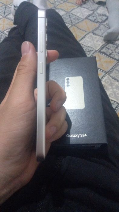 Срочно продам s24 samsung