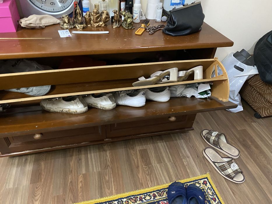 Обувной шкаф с зеркалом