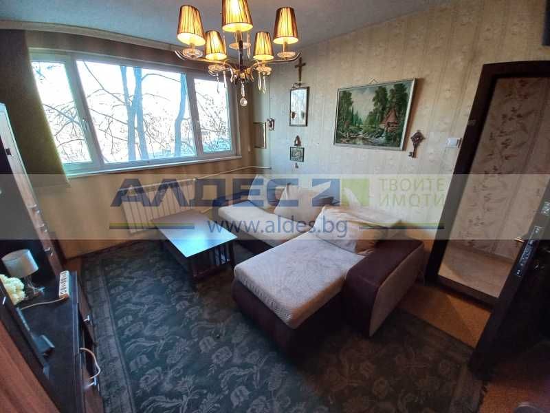 Просторен, непреходен двустаен ап. в Сухата Река!