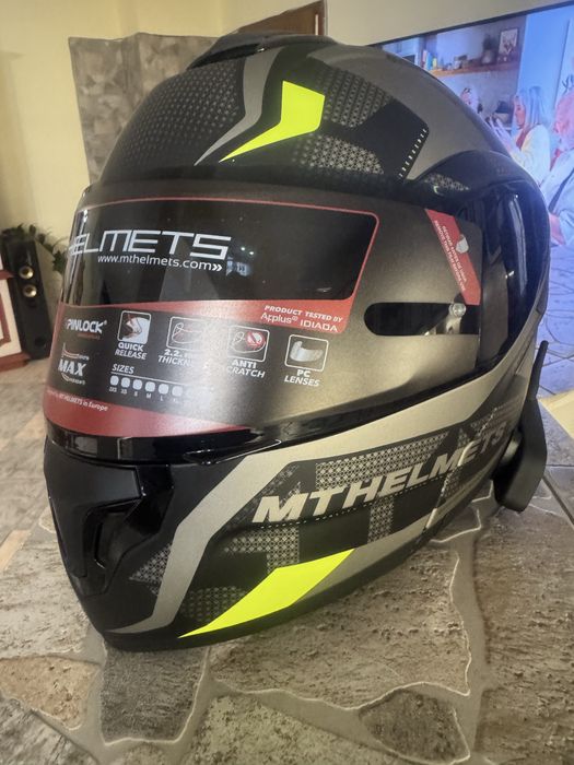 Модуларна каска с вграден интерком