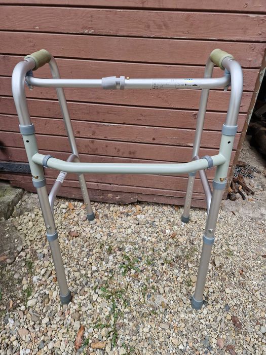 Помощна, раздвижна проходилка