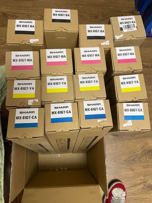 Vând tonere originale SHARP