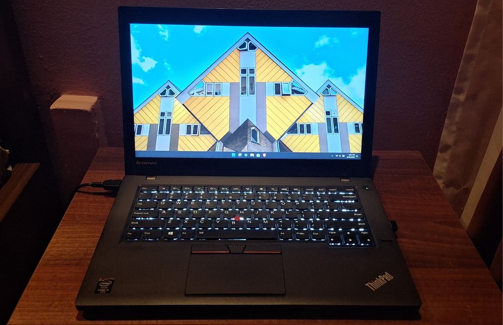 Lenovo Thinkpad T450, touchscreen, i5, ssd 500gb, ram 8gb