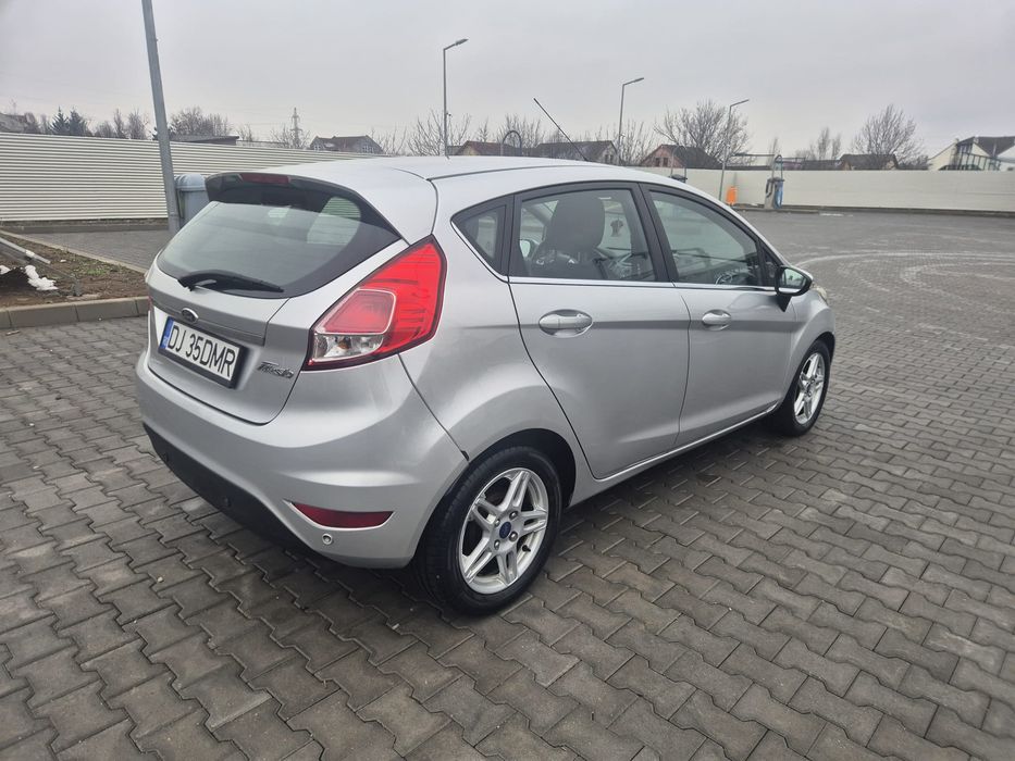 Vând Ford Fiesta diesel