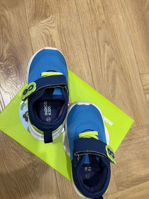 Детские кроссовки