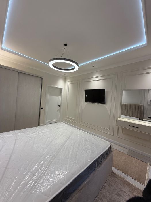 Dehqon bozor oldida 3 xona 80 kv 105 000$