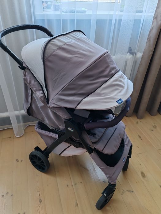 Продам коляску Chicco + люлька переноска Chicco