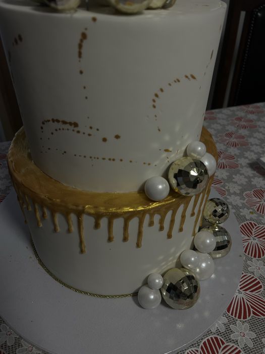 tort de polistiren 18 ani