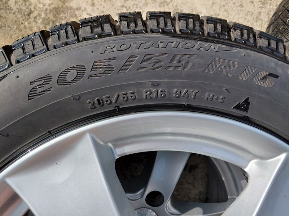 Jante FORD  + cauciucuri în perfectă stare 205 55 r16