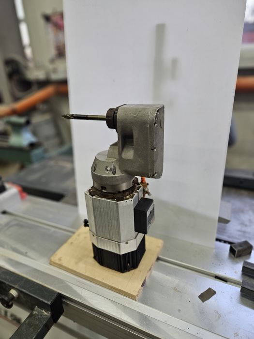 H.S.D. италиански мотори 90° за цнц фреза