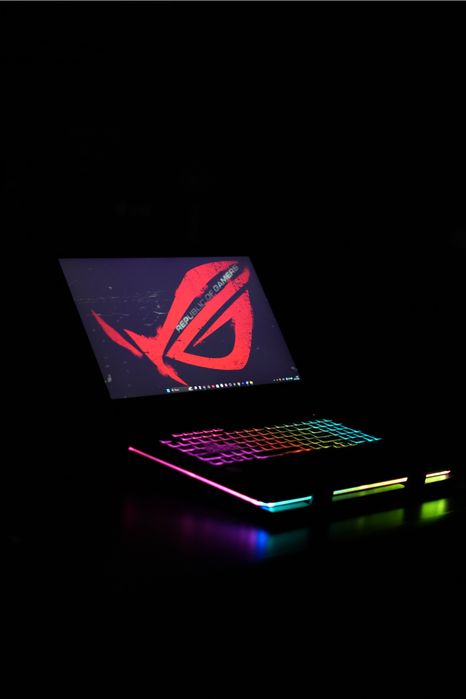 ASUS ROG STRIX G17 / i7 / RTX 2070 SUPER / 32GB / 2TB / 144Hz