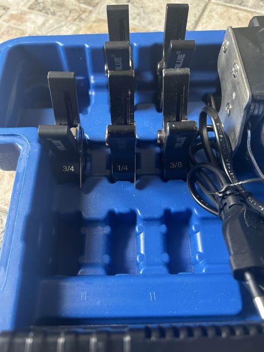 Dispozitiv profesional de sertizat Value