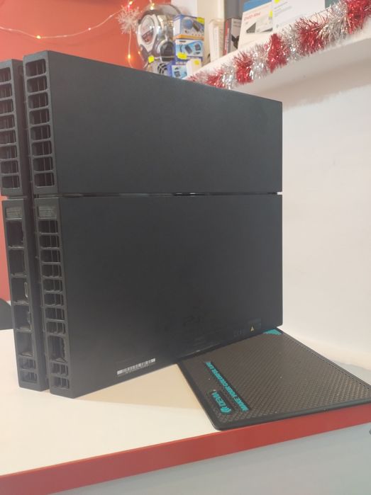 Playstation 4 (500GB)